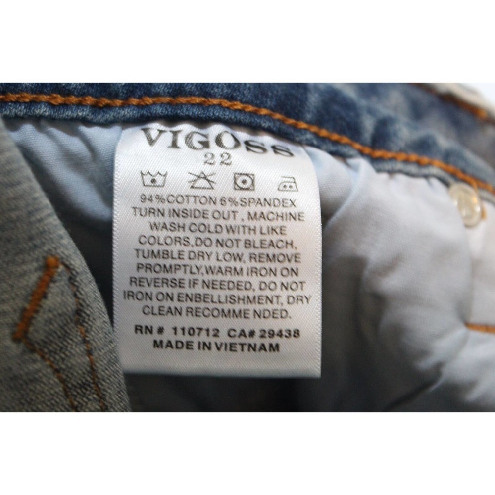 Vigoss Marley Distressed Midrise Cuffed Capri Light Wash Plus Size 22 H14763 - Picture 12 of 14